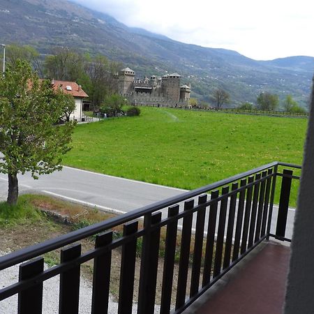 Vue Du Chateau Villa Fenis Eksteriør bilde